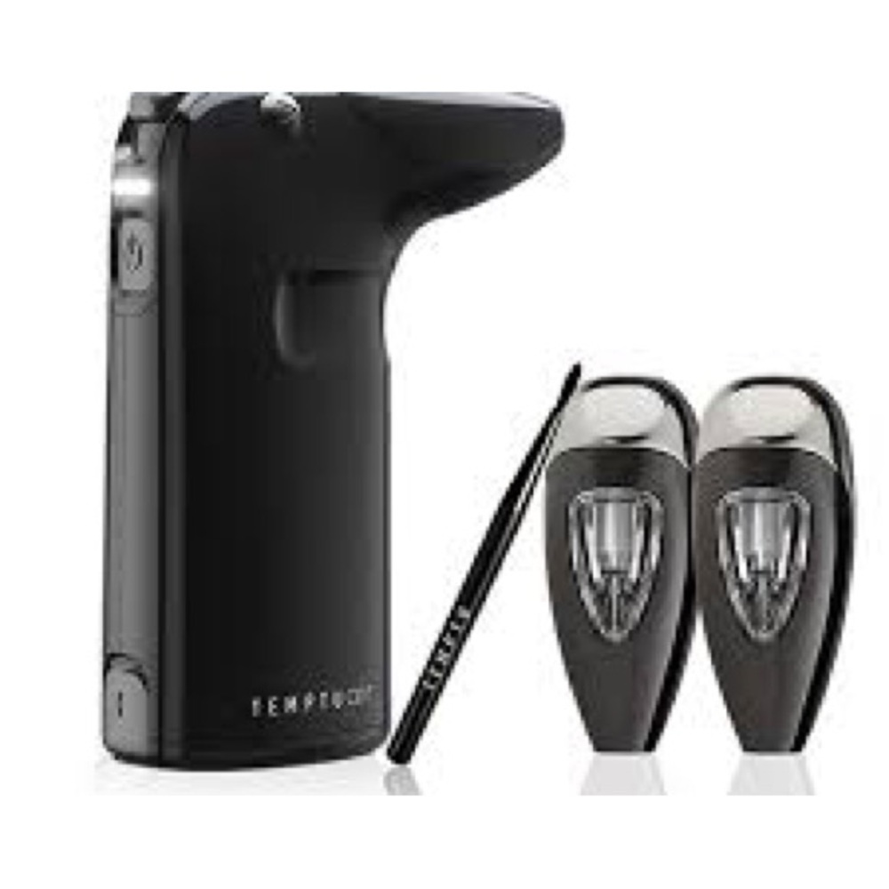 Temptu Air Gun plus 3 Empty Air Pods